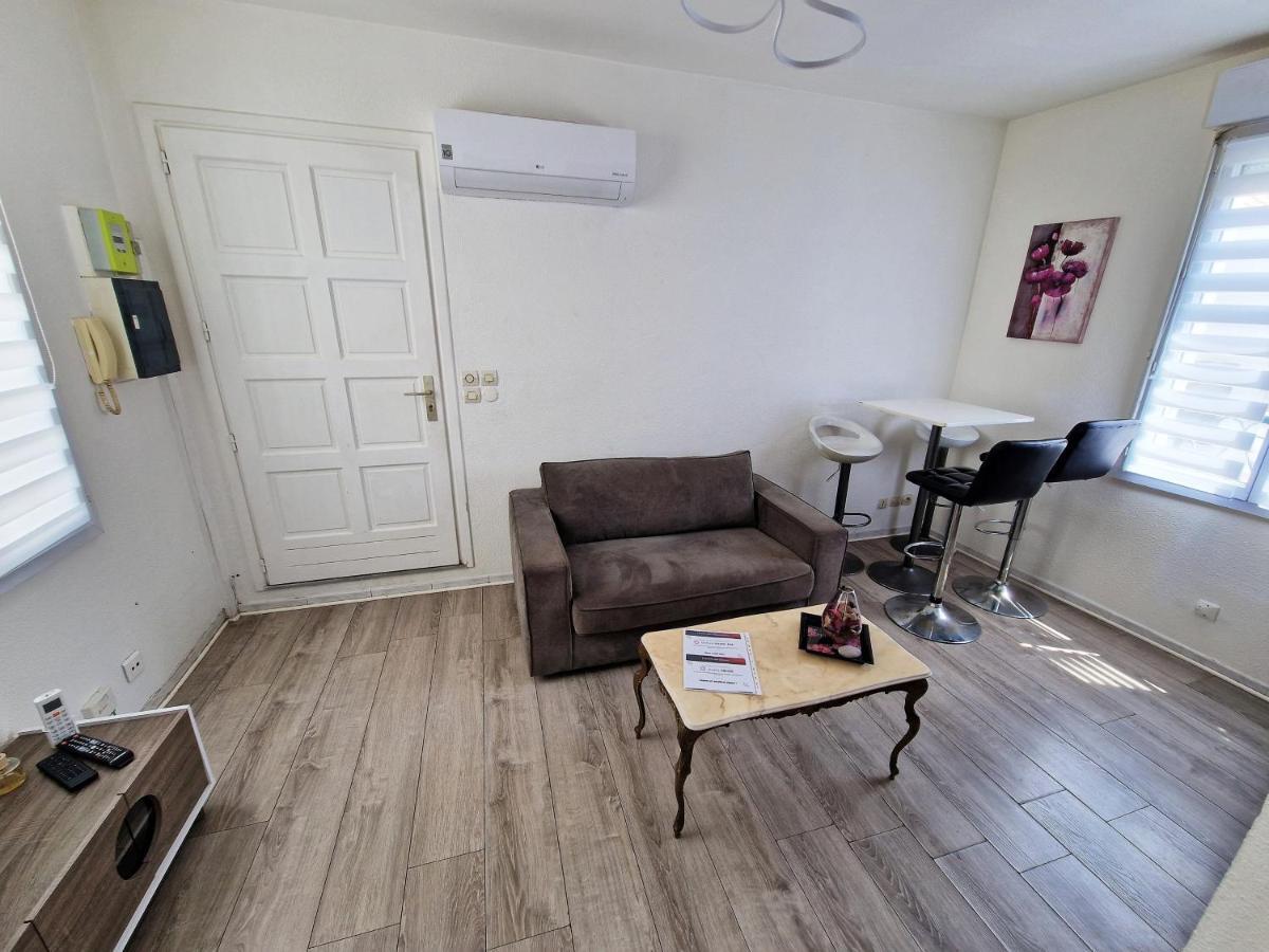 Appartement Plein Centre Climatise Et Spacieux Avec Grande Terrasse Sur Le Toit A *