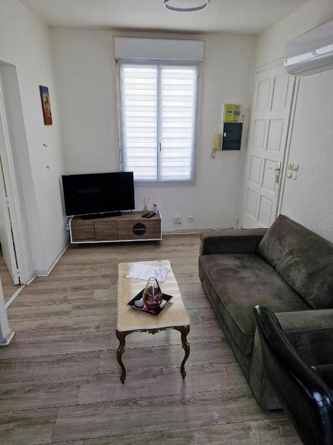 Appartement Plein Centre Climatise Et Spacieux Avec Grande Terrasse Sur Le Toit A *