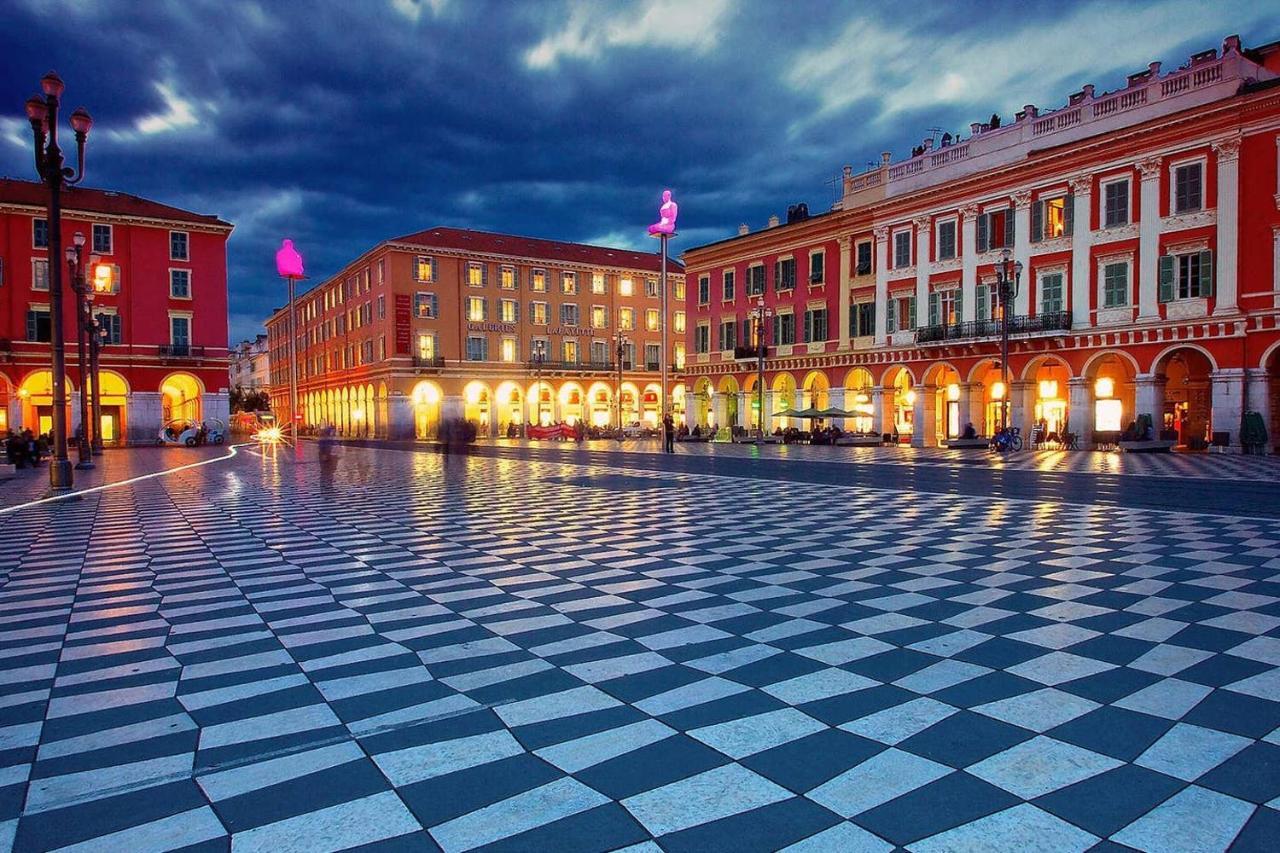 Plein Centre Climatise Et Spacieux Avec Grande Terrasse Sur Le Toit A Nice